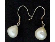 fresh water pearl earring
